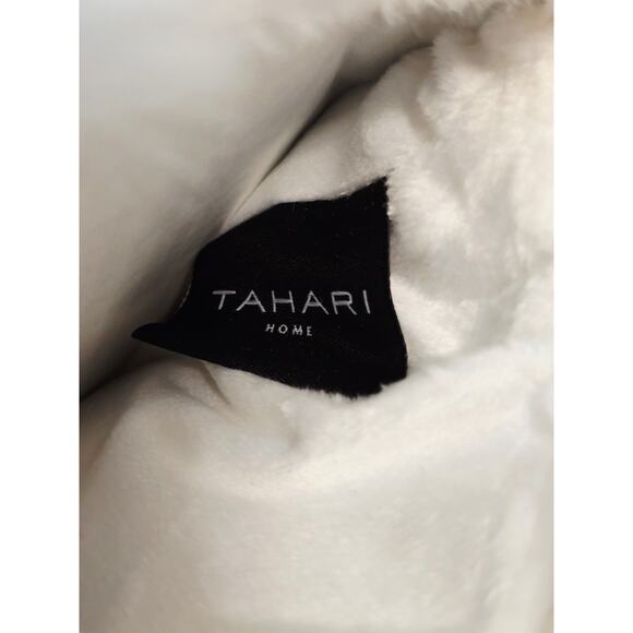 Tahari Luxury Plush Faux Fur Christmas Holiday Stocking L 21" NWOT - Picture 3 of 3